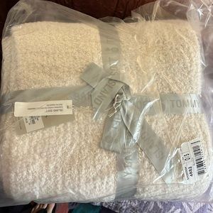 Tommy Bahama blanket